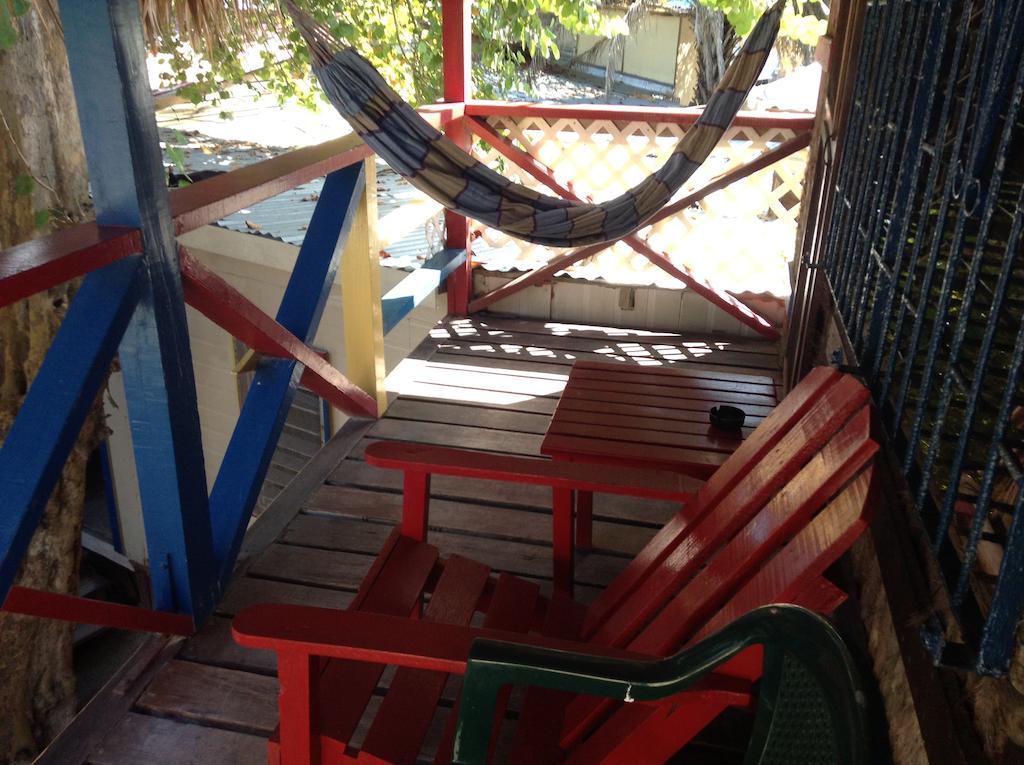 De Real Macaw Caye Caulker Exterior photo