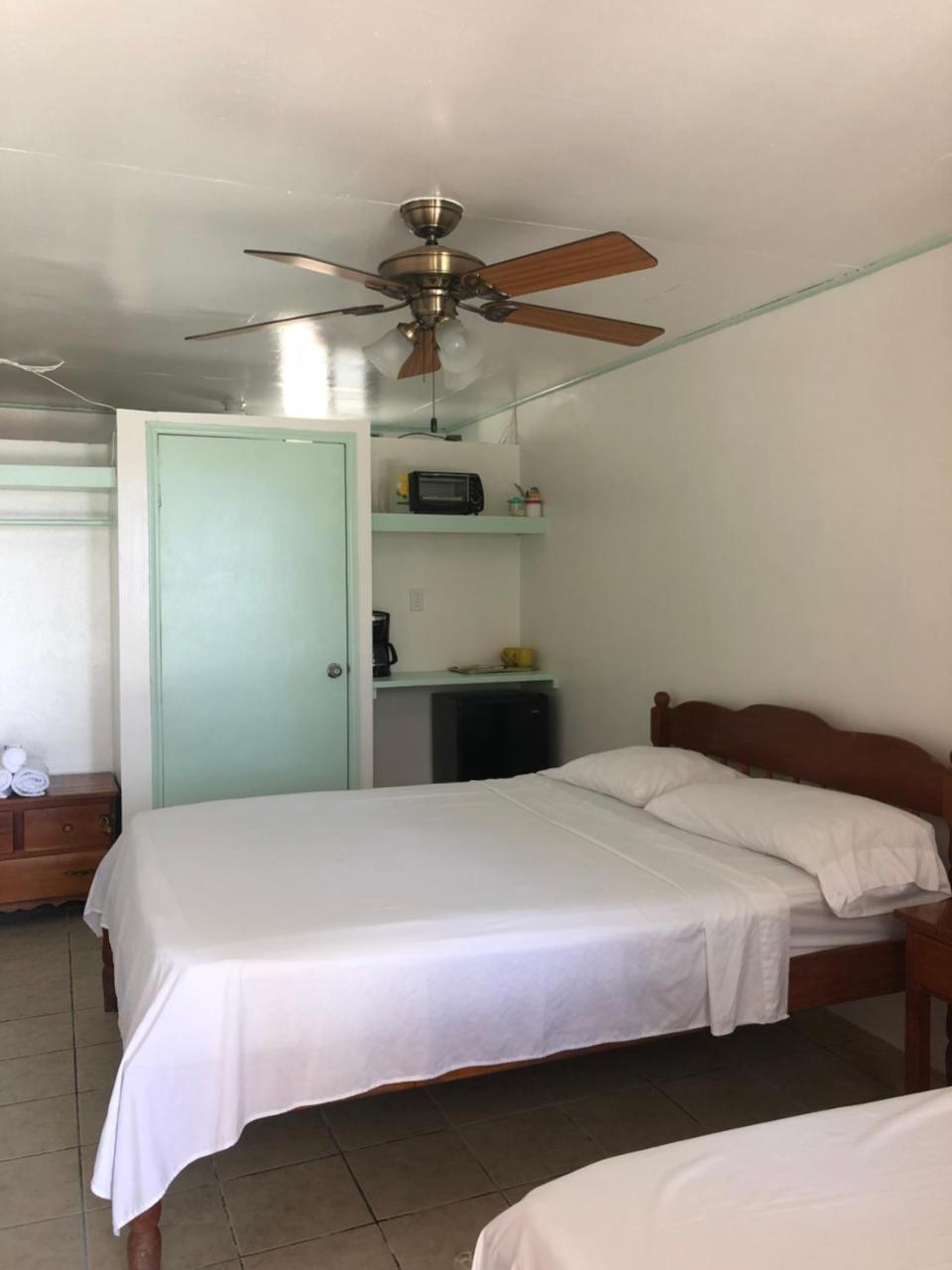 De Real Macaw Caye Caulker Exterior photo