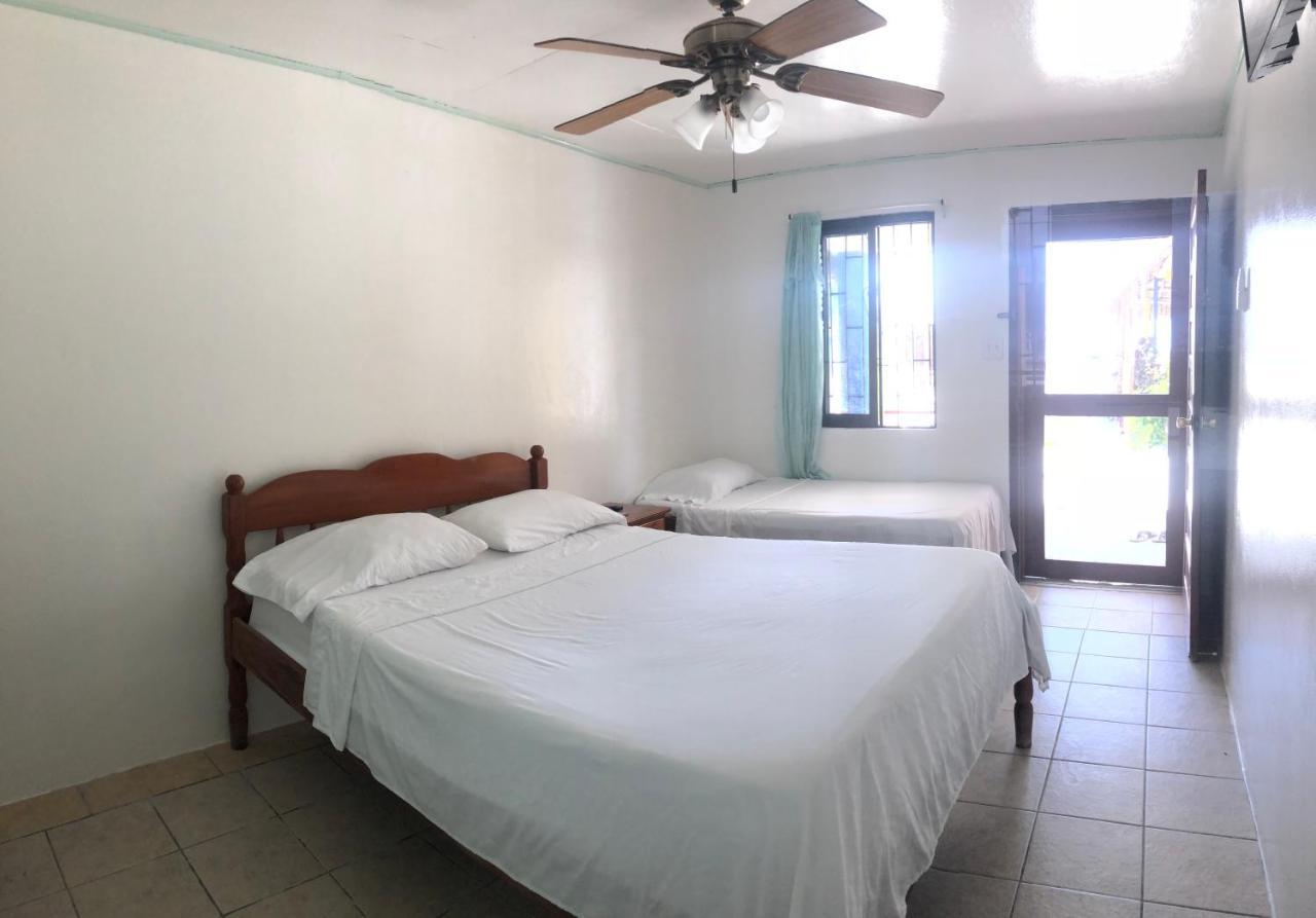 De Real Macaw Caye Caulker Exterior photo